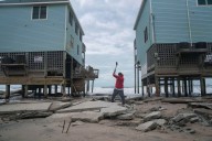 Strong potential Nor'easter develops as East Coast prepares for stormy conditions