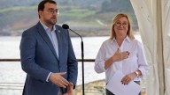 Antonio Trevín ya nombra el dique "de su Llanes del alma", tras un sencillo y emotivo acto junto a "Los Cubos de la Memoria", "que llevan su huella"