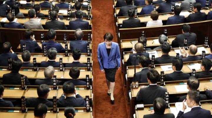 Eligen a la conservadora de línea dura Sane Takaichi como la primera mujer líder de Japón