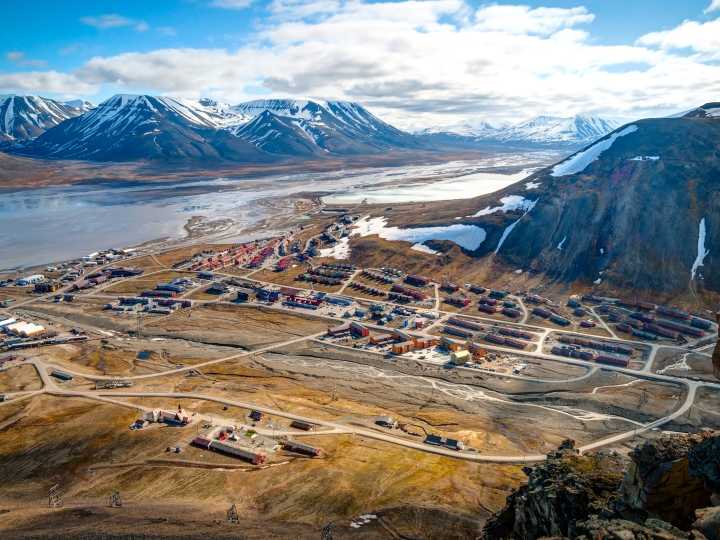 What it's like to live in the world's northernmost town, where it's dark for 4 months a year and polar bears roam free
