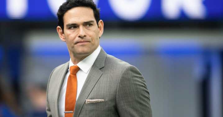 Truck driver sues Mark Sanchez and Fox after violent fight over parking space