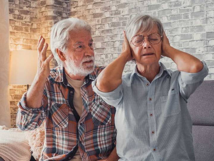 DEAR ABBY: Longtime couple want a mediator to decide who’s right