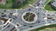 How do roundabouts work? How to navigate a roundabout