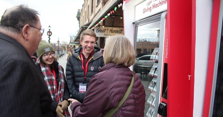 Giving Machines returning to Center Street for the Holidays