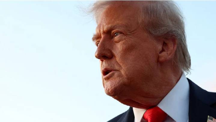 Trump imposes new 25% tariff on large truck imports starting November 1
