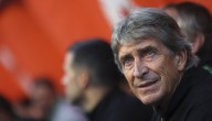 Gerente de selecciones y opción de Pellegrini en la Roja: "Sería una tremenda noticia contar con él"