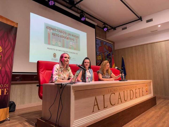 Alcaudete reflexiona sobre el uso de las nuevas tecnologías en la infancia