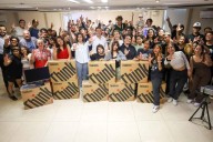 UAdeC entrega 20 equipos de cómputo a la Escuela de Artes Escénicas en la Laguna