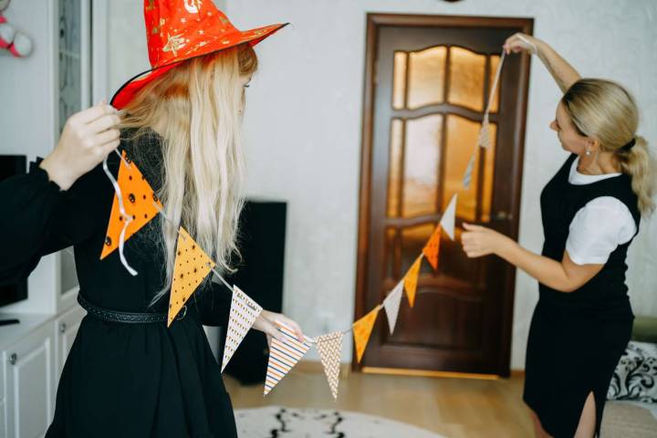 Student Denies Roommate’s Halloween Party to Protect Lease Agreement