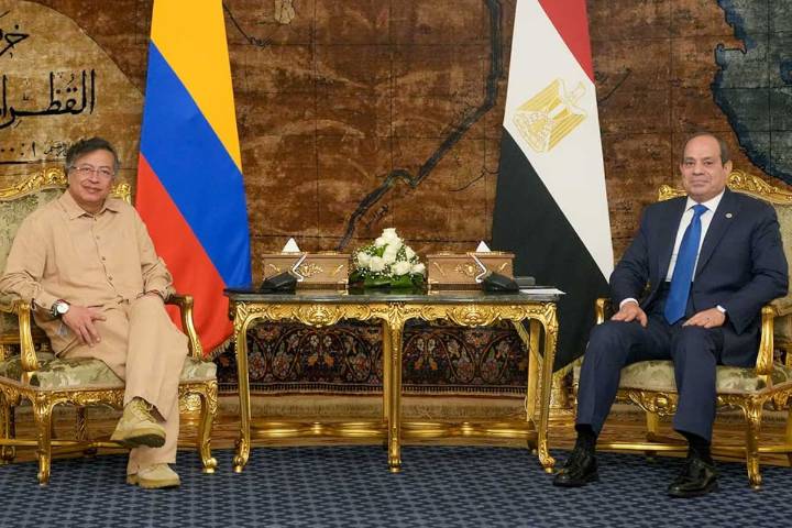 Petro ofreció al presidente de Egipto, ayudar como mediador por la paz en Palestina