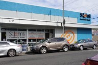 Centros de salud enfrentan riesgos por la caída de la financiación del gobierno