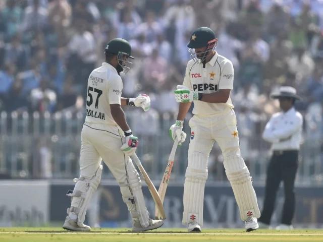 Pakistan punish sloppy South Africa to reach 259