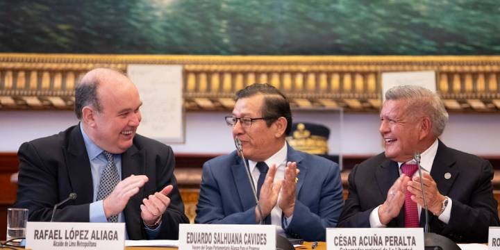 César Hildebrandt califica de “despreciables” a César Acuña y Rafael López Aliaga y pide votar por quien “no venga de la mugre”