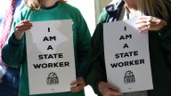 Florida economy thrives but state workers struggle, report says