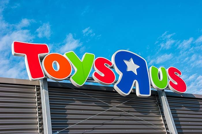 Toys "R" Us Opening New Permanent Flagship Store in Dix Hills in Time for Holiday Shopping Season