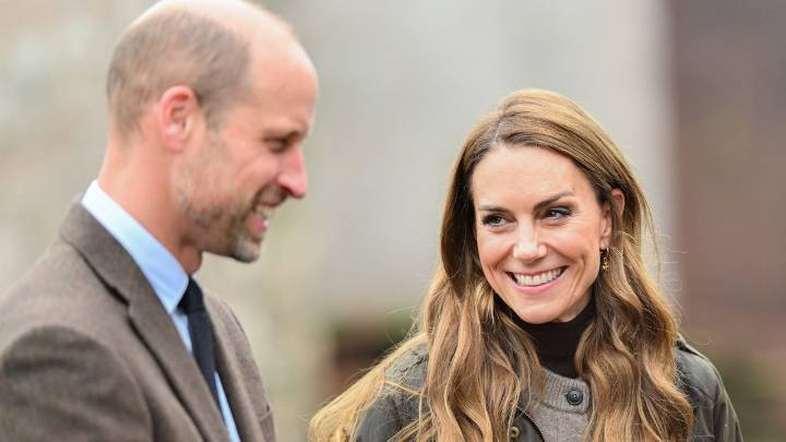 William and Kate win privacy case against French magazine over family holiday photos