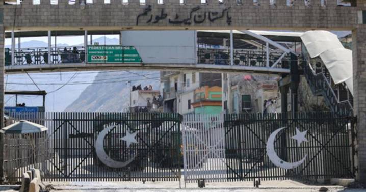 Pakistan Shuts Border with Afghanistan After Cross