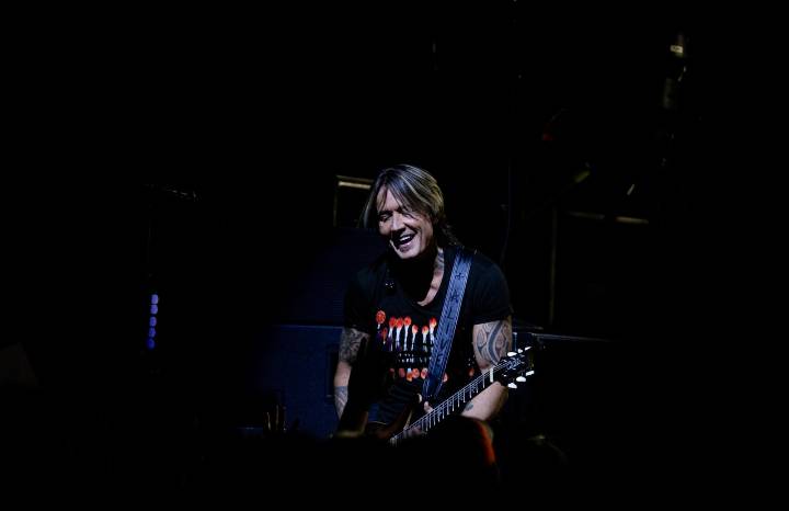 Keith Urban cancels South Carolina show after put on ‘complete vocal rest’