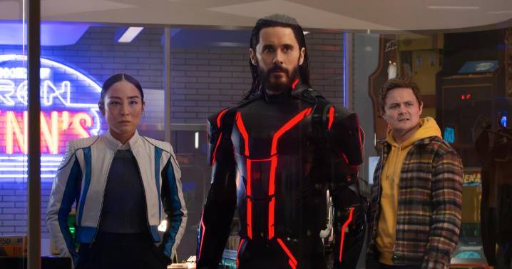 Review: 'Tron: Ares' has glowing style, but its storytelling doesn't compute