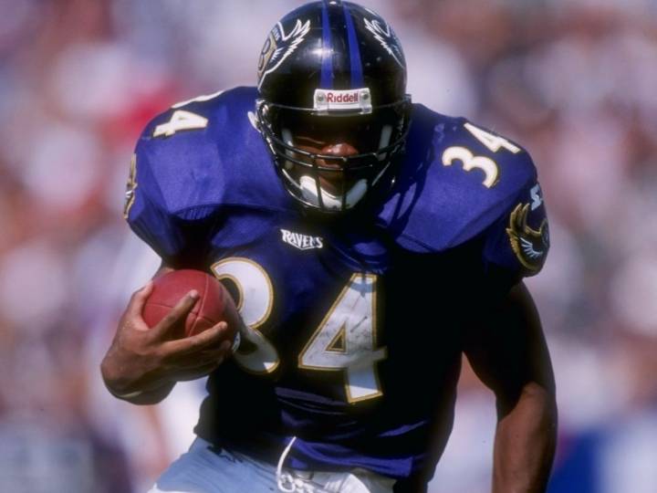 Former NFLer arrested for allegedly soliciting sex from teen