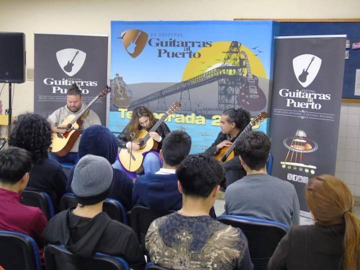 El Festival Guitarras al Puerto inició su XV versión con gran éxito en comunas de Caldera y Huasco