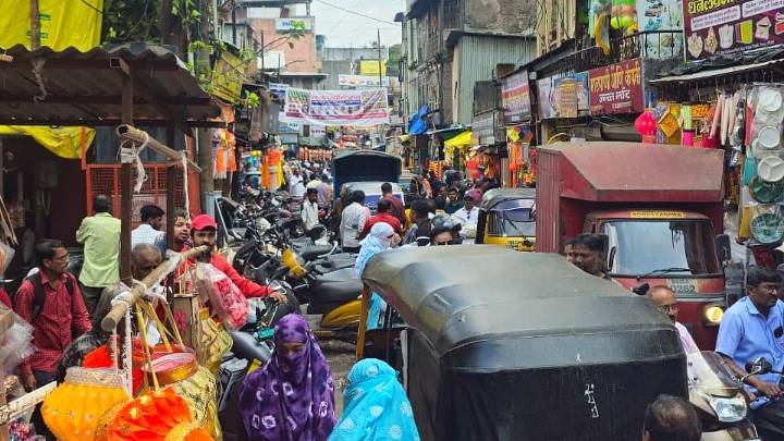 Pune: Diwali Rush Causes Traffic Gridlock In Bohri Ali Market Area, Residents Urge Police Action
