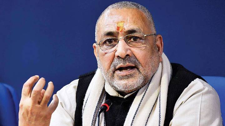 Union min Giriraj Singh courts controversy, says he doesn't need votes of 'namak haraams'