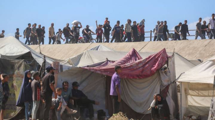 Gaza ceasefire 1st phase takes effect: Israel completes initial troop withdrawal