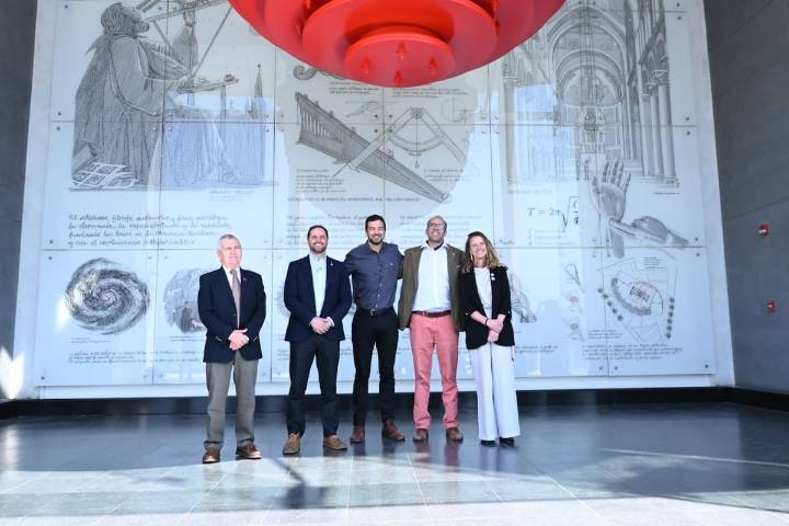 CChC y CENIA lanzan ‘Revi’, herramienta con IA que promete agilizar permisos de edificación en Maipú y Providencia