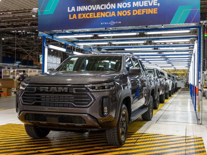 Para el titular de ADEFA la llegada de autos chinos no les mueve el piso: "Lo estábamos esperando"