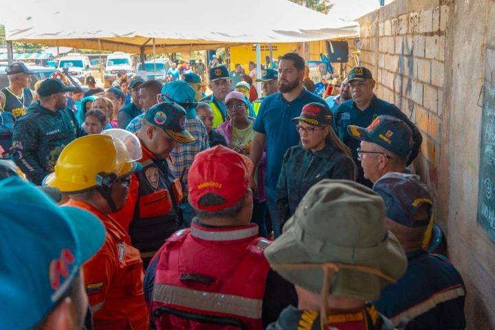 Continúa búsqueda de los 14 mineros en El Callao tras 36 horas