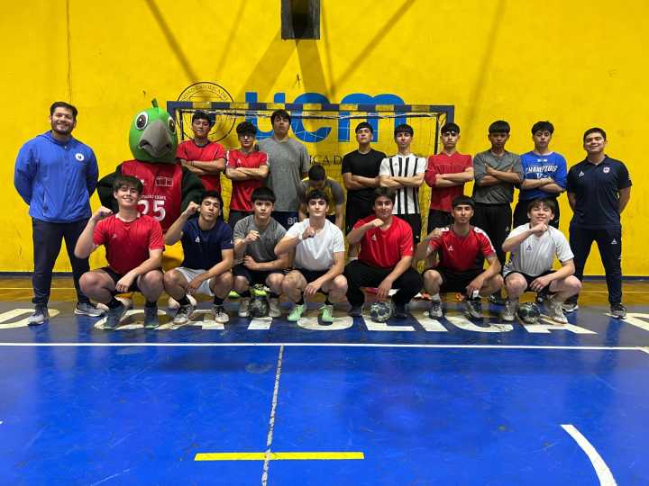 Con identidad maulina: Selección masculina de balonmano afina detalles para representar a la región en los Juegos Binacionales en Curicó