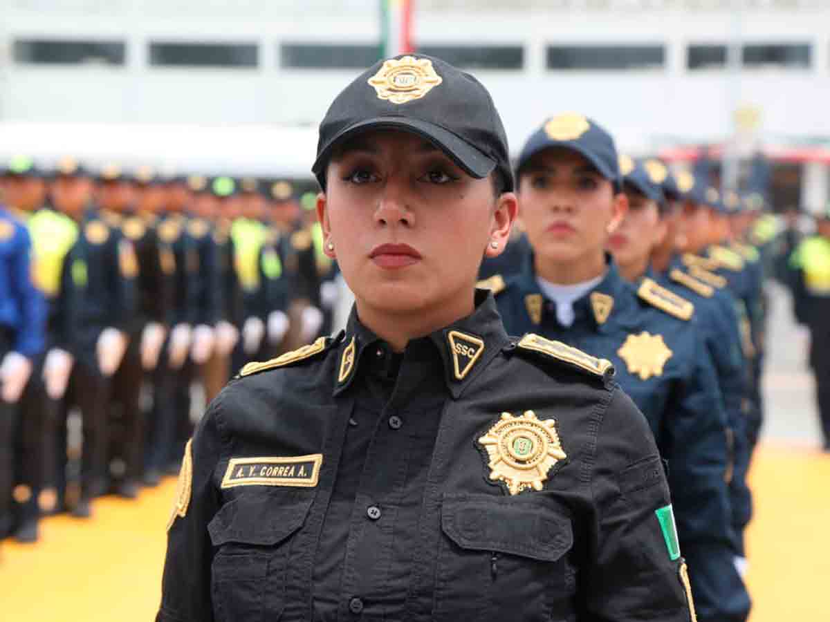 Se gradúan 450 policías en la Ciudad de México