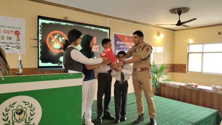 IDPS Srinagar In Collaboration With Zakura Police Station Organizes Awareness Program On Drug Abuse