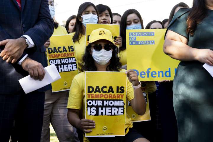 Una jueza ordena la liberación de una mexicana detenida a pesar de estar amparada por DACA