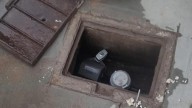 Tras amparo, les reconectan el agua, pero con candado y baja presión