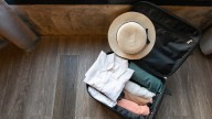 Si va a salir de viaje, esta podría ser la mejor forma de empacar su ropa y ahorrar espacio en el equipaje