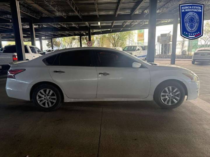 Detienen a dos hombres en posesión de casi cuatro kilos y...