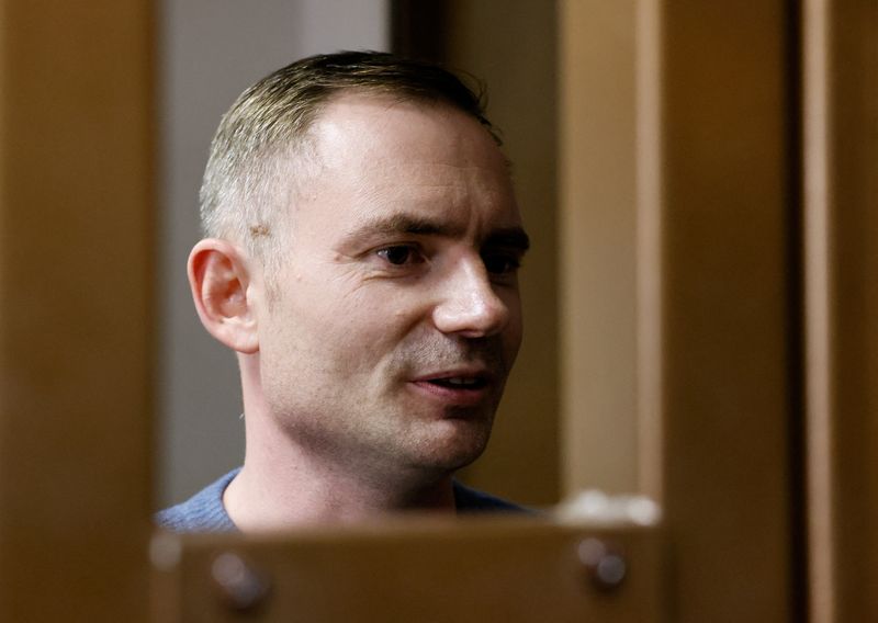 Russian politician who called for Ukraine ceasefire is charged with spreading lies about the army