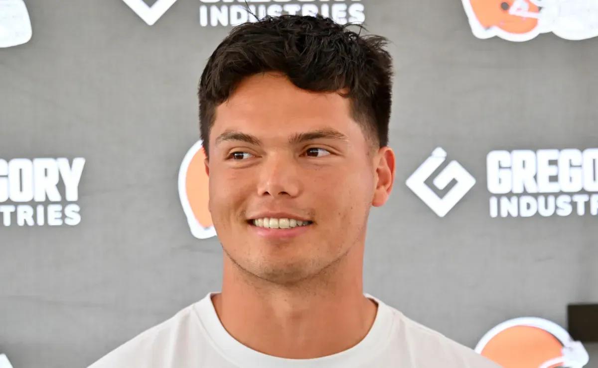Browns HC Kevin Stefanski may have fueled Dillon Gabriel vs. Shedeur Sanders debate after loss to Vikings
