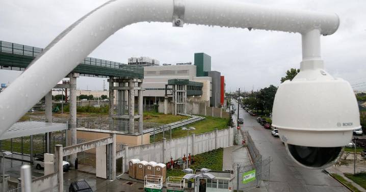 Employee accused of trying to smuggle drugs into New Orleans jail faces 7 felony charges
