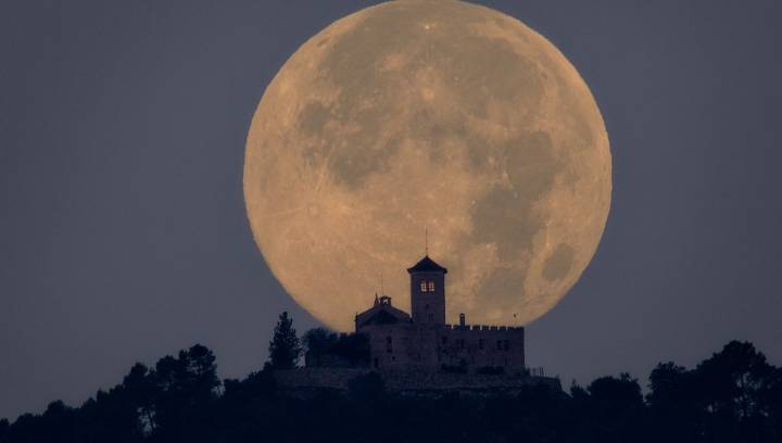 Next Week’s Supermoon Glow Will Be So Bright It Will Cast Shadows On The Ground