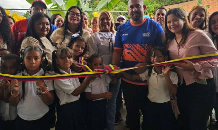 Inaugurado anexo de Escuela Básica Graciela Mejías en municipio Miranda