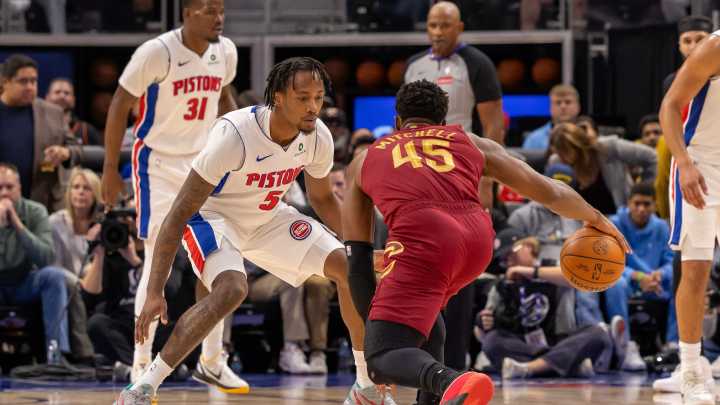 Cavaliers build big lead, coast to easy win over Pistons in Detroit
