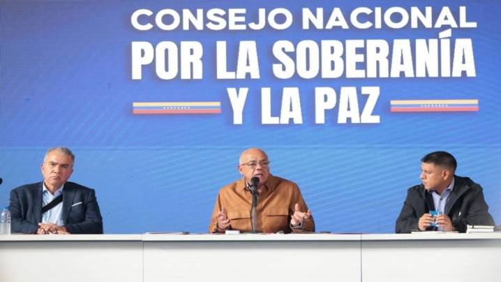 Jorge Rodríguez entregó al presidente Maduro resultados de las primeras mesas del Consejo Nacional por la Soberanía y la Paz