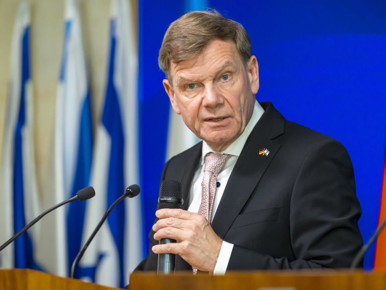 Alemania urge a Putin a dialogar con Zelenski para lograr la...
