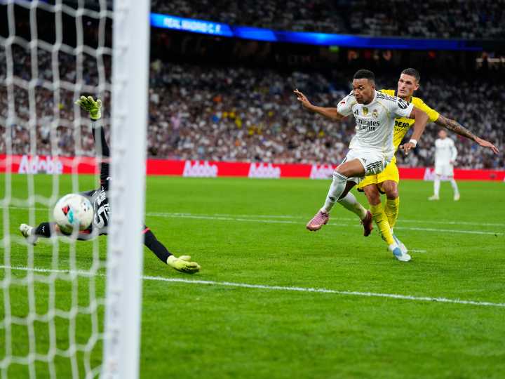 Real Madrid venció al Villarreal y pelea el liderato