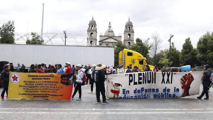 Bloqueo en Toluca: maestros y estudiantes del Edomex piden mejoras educativas