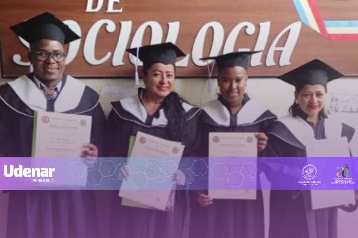 Primeros egresados titulados del programa de Sociología de la Universidad de...