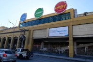 Sindicatos de Cencosud denuncian cerca de mil despidos “por necesidades de la compañía” en Jumbo, Paris, Easy y Santa Isabel esta semana